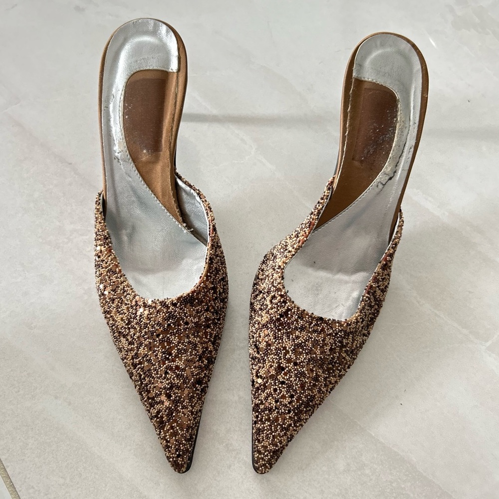Brown Beaded Pointed Kitten Heels / Size 38 *